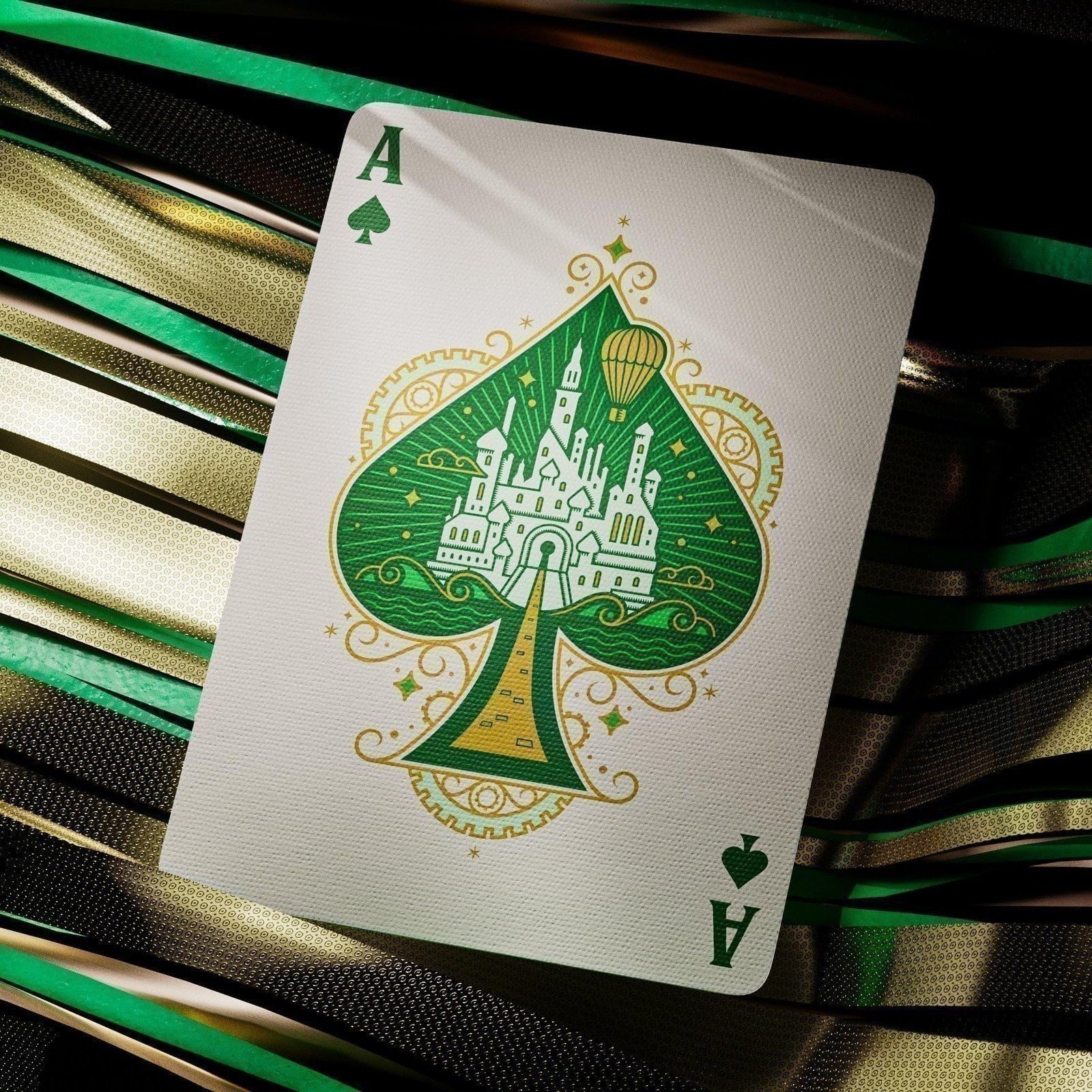theory11 Wicked Carte da Gioco Premium, Dimensione Poker Indice Standard - Foto 3 di 6