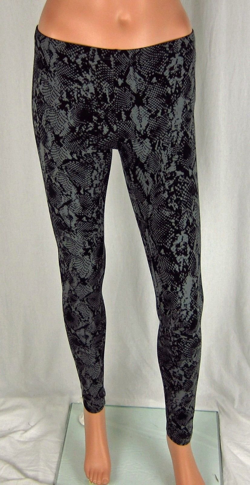 NWT HUE Women's Python Print Cotton Leggings Black Snake Skin U14786 ...