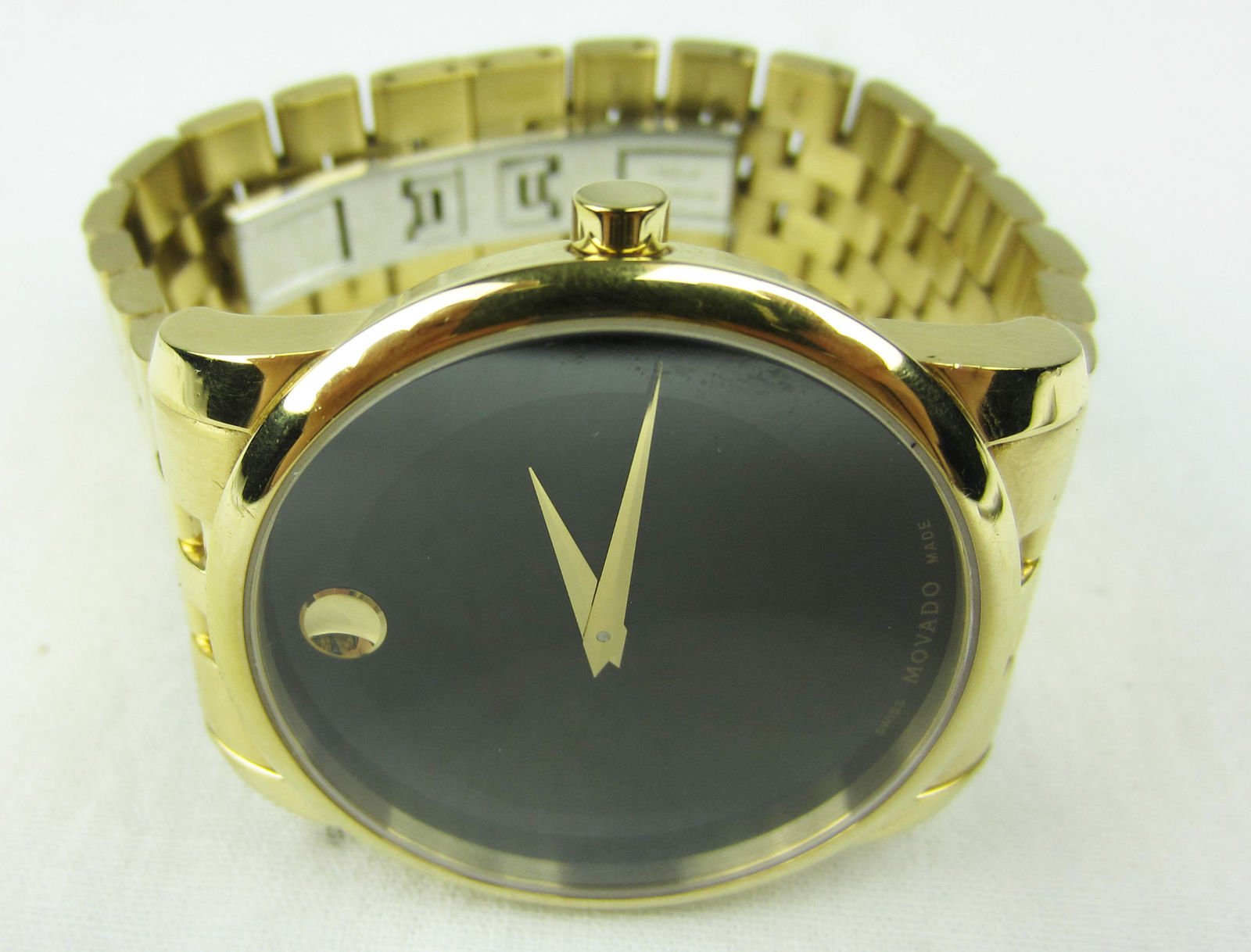 movado men's edge swiss quartz watch