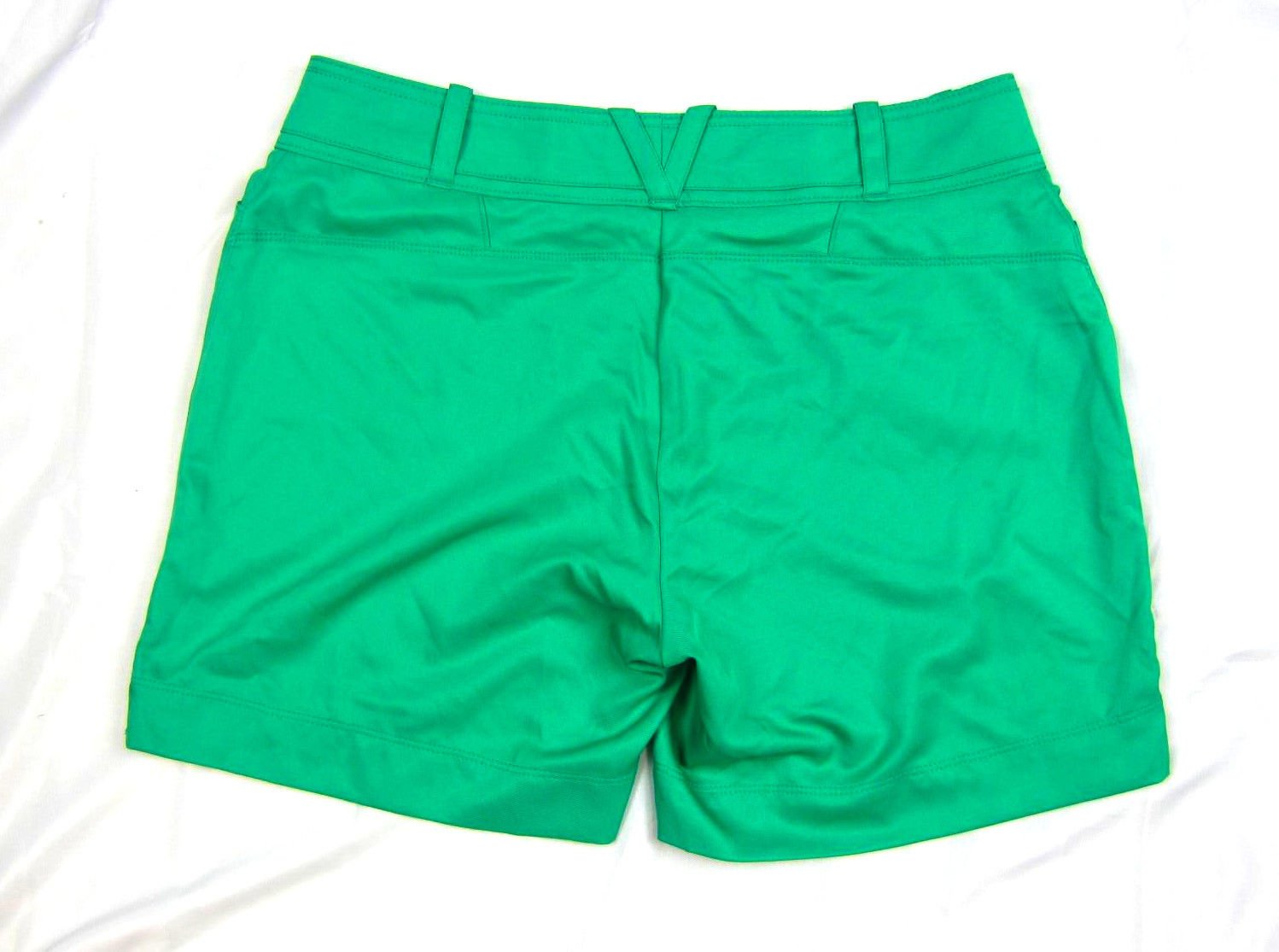 New Tail Women's White Label Activewear 6" Golf Shorts Emerald Green