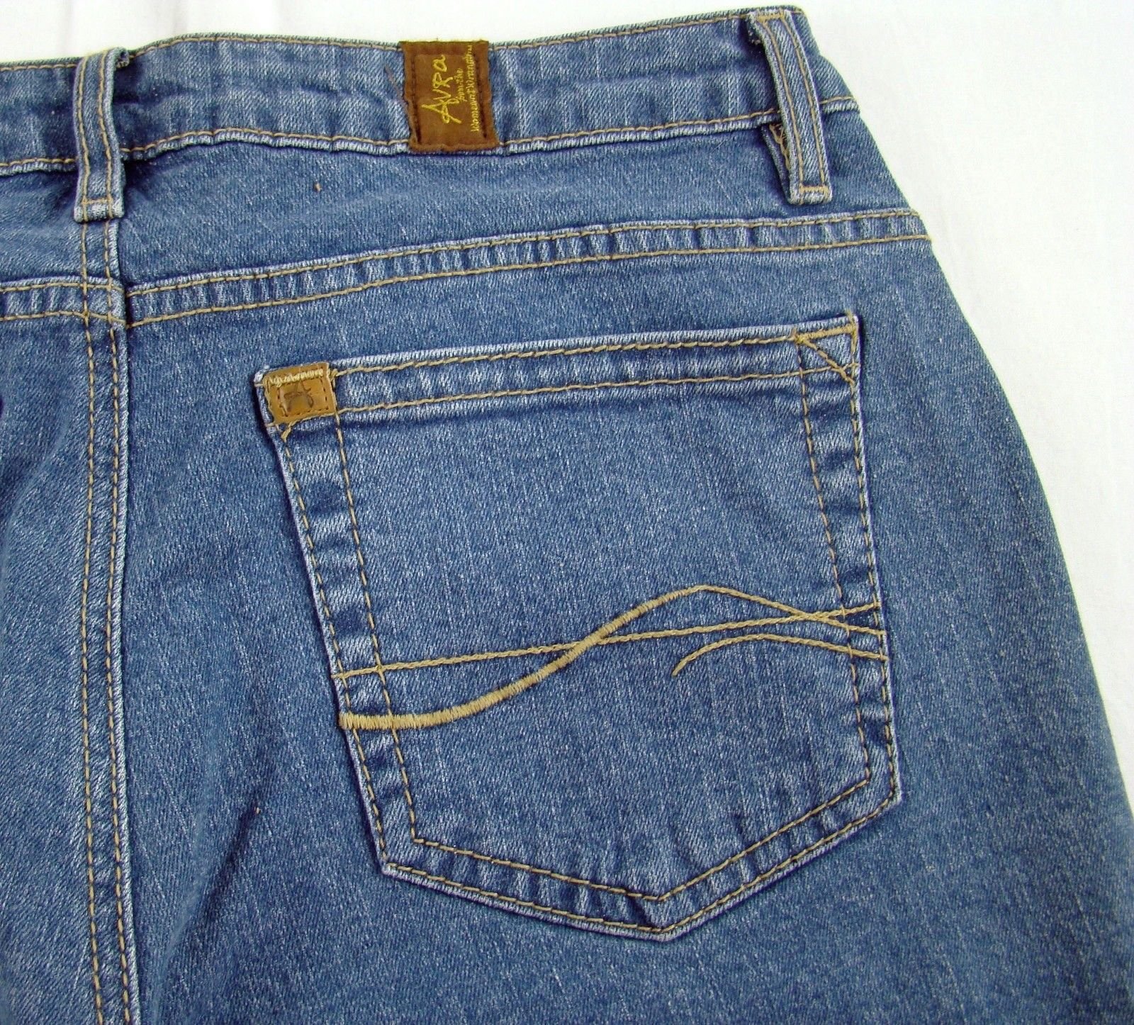 Womens NWT Wrangler Aura Jeans regular rise stretch size 4 x 30 short ...
