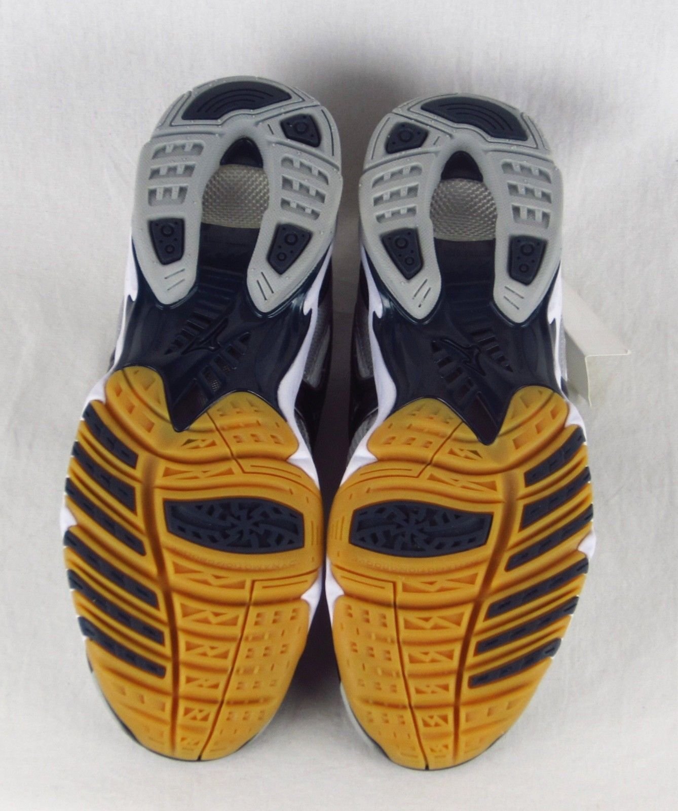 mizuno wave 3 volleyball shoes