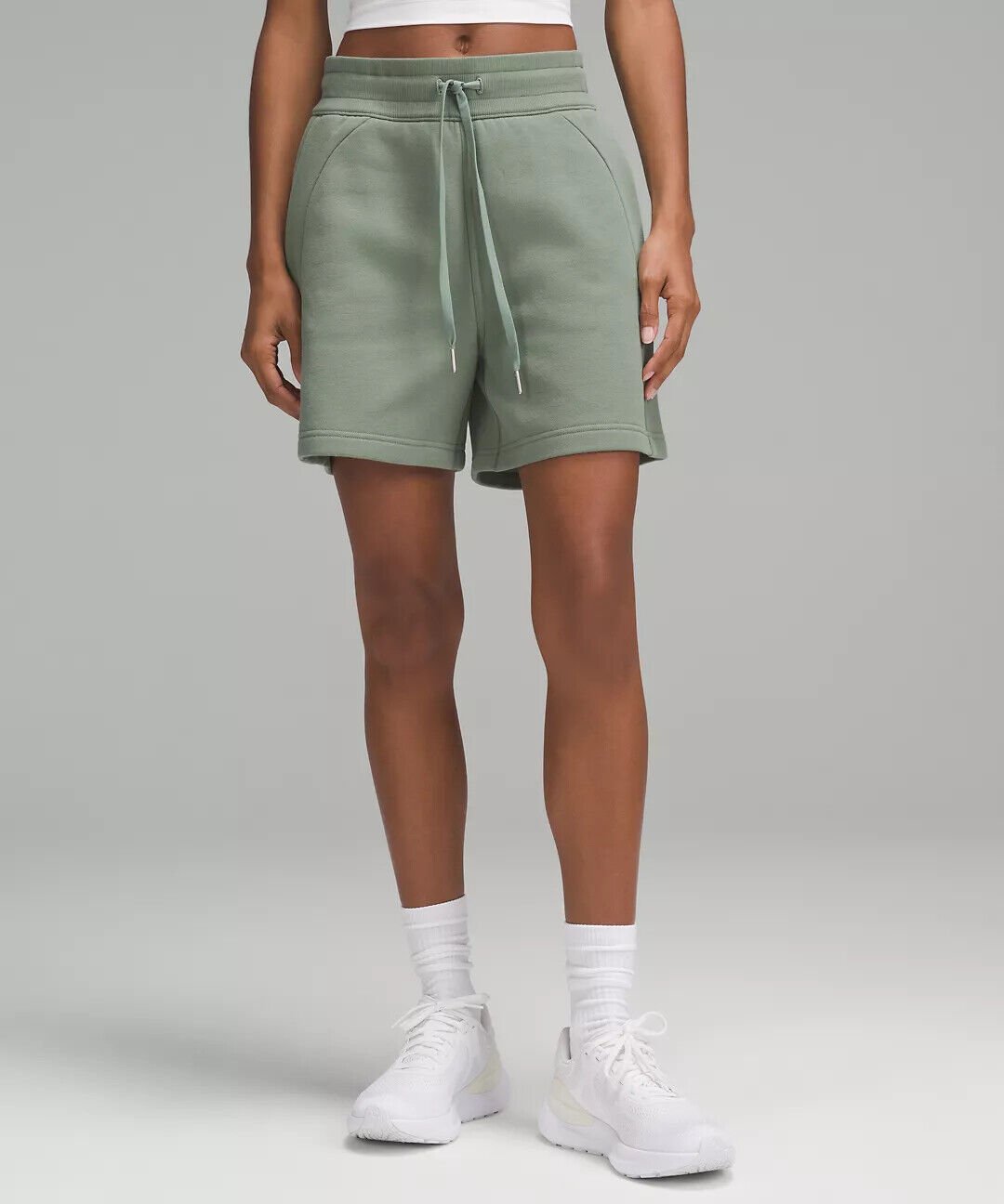 ずっと気になってた lululemon Scuba High-Rise Short 5 パンツ