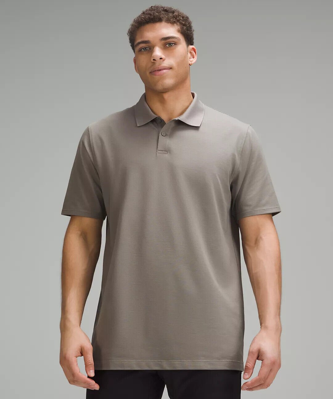 kurzärmeliges Poloshirt Lululemon Classic-Fit Pique. Wählen Sie Ihre Größe. Neu mit Etikett - Bild 7 von 21