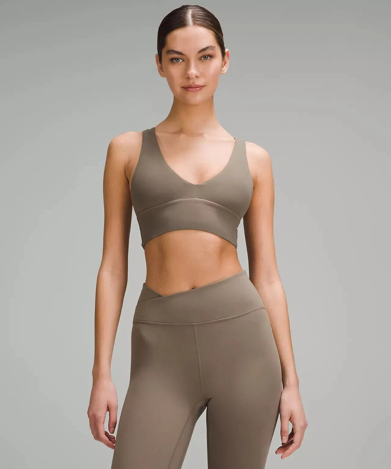 【新品】lululemon Align V-Neck ブラトップ Lululemon Align V-Neck Bra *Light Support, A/B Cup - Dark