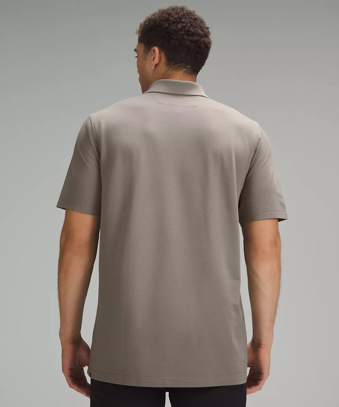 kurzärmeliges Poloshirt Lululemon Classic-Fit Pique. Wählen Sie Ihre Größe. Neu mit Etikett - Bild 9 von 21
