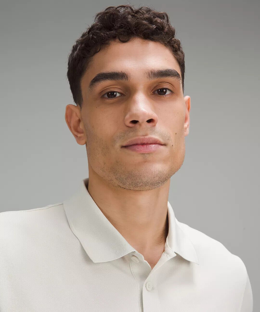 kurzärmeliges Poloshirt Lululemon Classic-Fit Pique. Wählen Sie Ihre Größe. Neu mit Etikett - Bild 20 von 21
