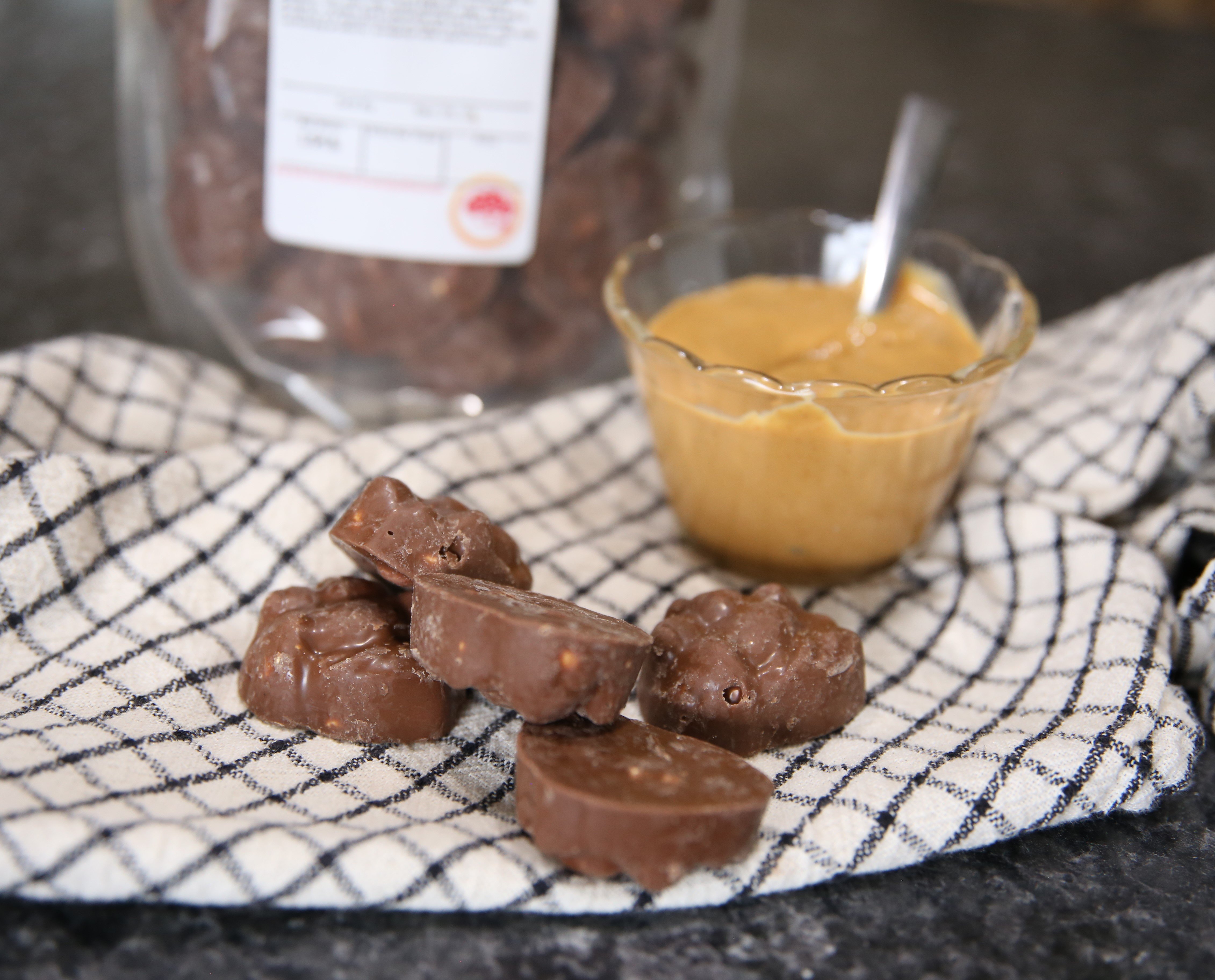 Kauffman Orchards Milk Chocolate Covered Peanut Clusters