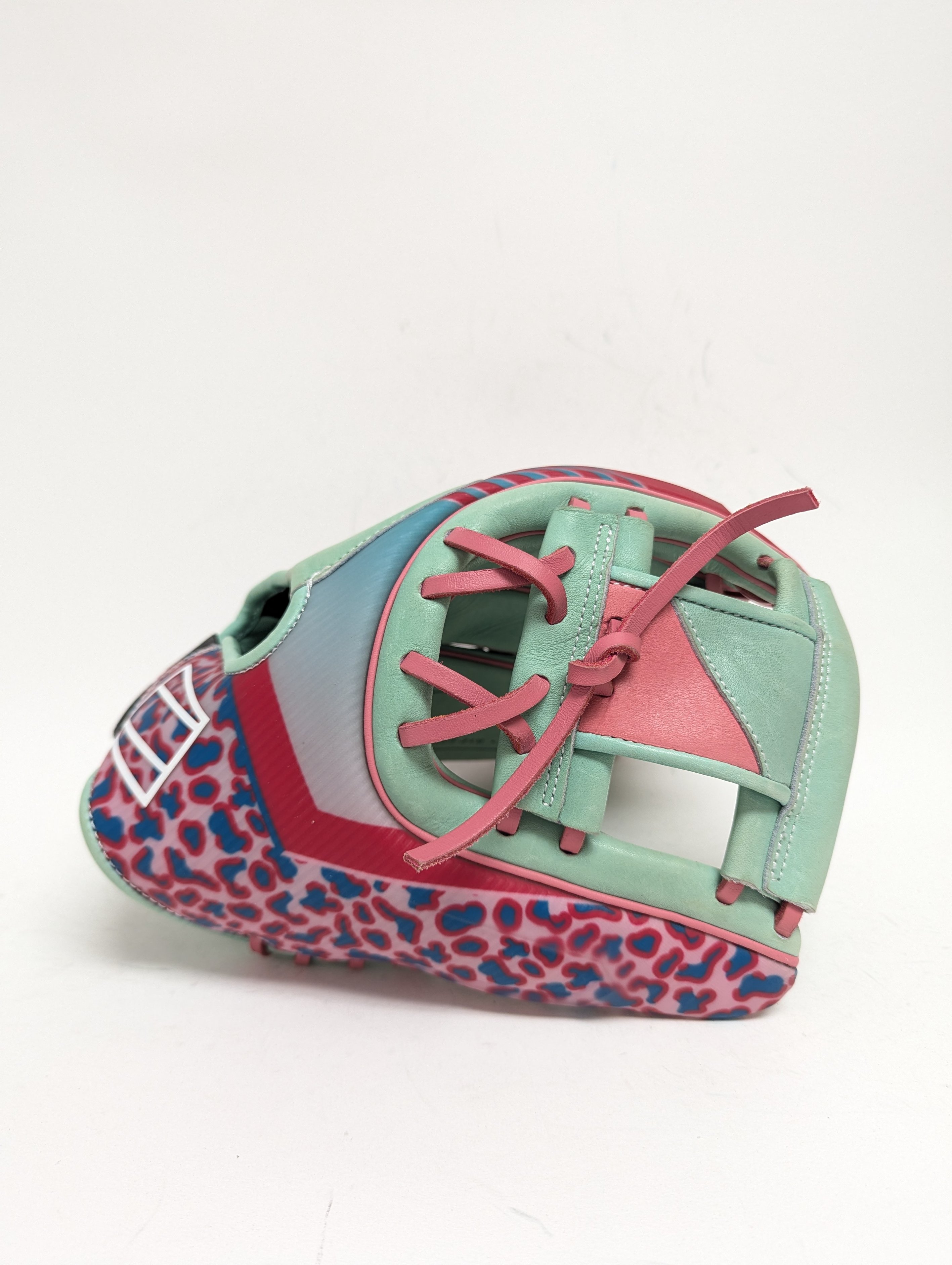 Hlover ♡ Heart of the Hide 11.75