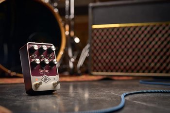 ギター Universal Audio UAFX Ruby '63 Amplifier Universal Audio Ruby '63 Top Boost Amplifier Pedal | Sweetwater